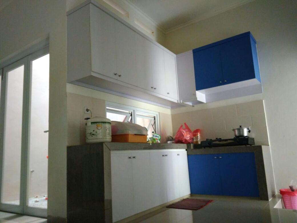 Bintara Jaya Yemima Guest House Bekasi Esterno foto