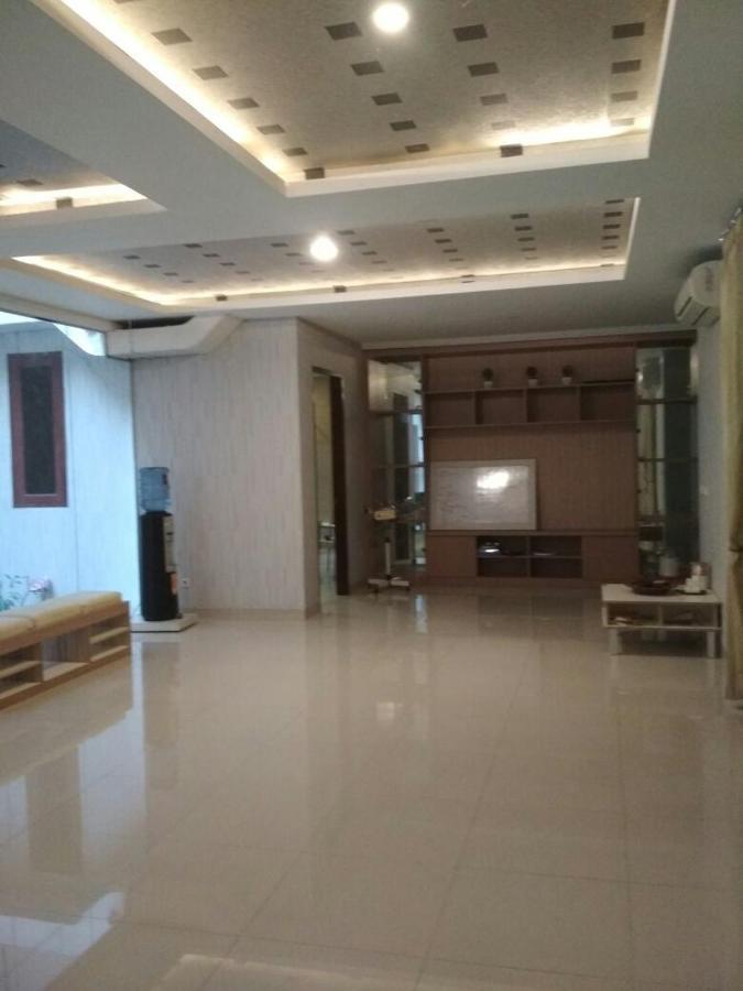 Bintara Jaya Yemima Guest House Bekasi Esterno foto