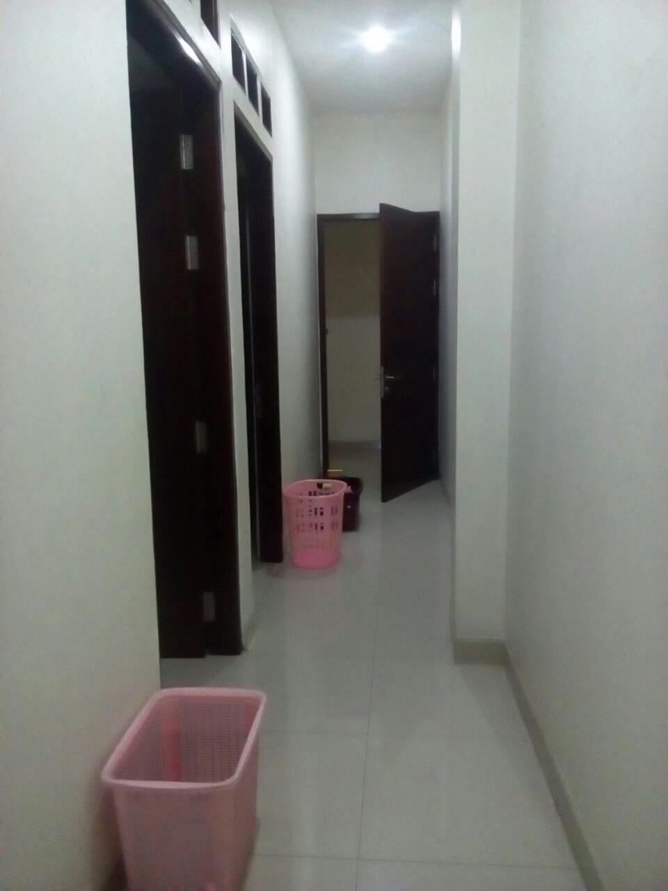 Bintara Jaya Yemima Guest House Bekasi Esterno foto