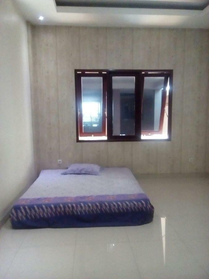 Bintara Jaya Yemima Guest House Bekasi Esterno foto